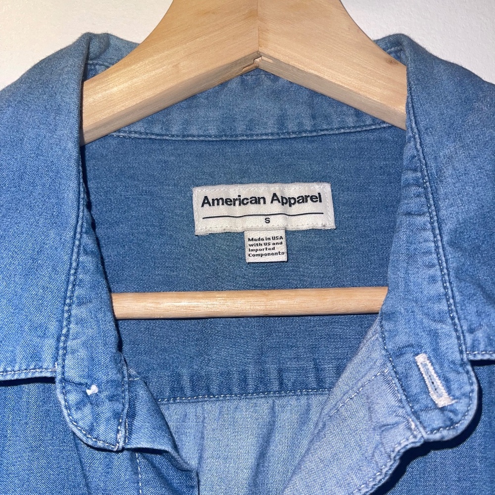 Denim collar shirt